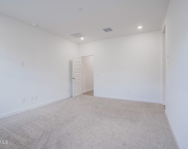 24192 W Hacienda Avenue - Photo Thumbnail 19