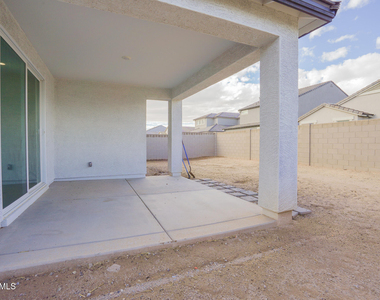 24192 W Hacienda Avenue - Photo Thumbnail 29