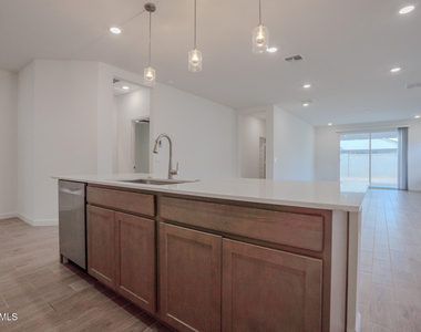 24192 W Hacienda Avenue - Photo Thumbnail 6