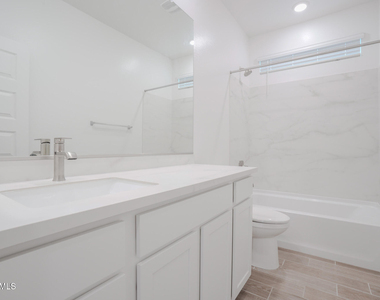 24192 W Hacienda Avenue - Photo Thumbnail 15