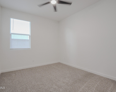 24192 W Hacienda Avenue - Photo Thumbnail 16