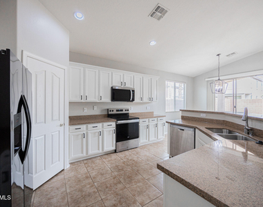 16874 W Tonbridge Street - Photo Thumbnail 13