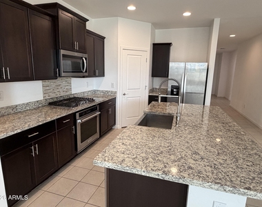 266 S San Fernando Lane - Photo Thumbnail 9
