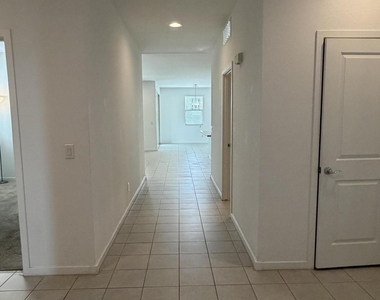 266 S San Fernando Lane - Photo Thumbnail 5