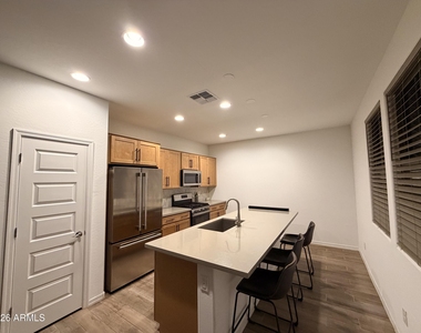 3757 N 100th Avenue - Photo Thumbnail 5