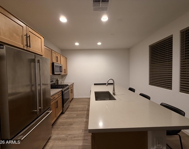 3757 N 100th Avenue - Photo Thumbnail 7