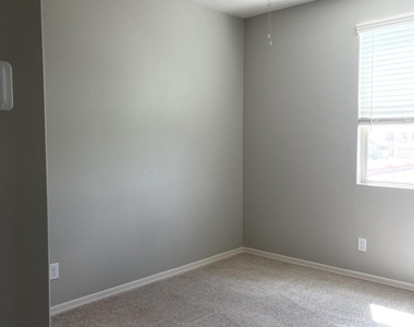 2785 S Betty Street - Photo Thumbnail 8