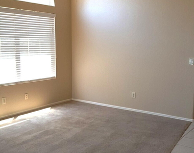 6702 N 89th Avenue - Photo Thumbnail 4
