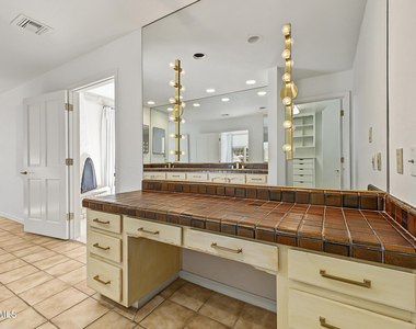 6301 E Naumann Drive - Photo Thumbnail 20