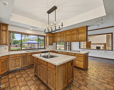 6301 E Naumann Drive - Photo Thumbnail 6