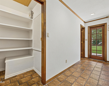 6301 E Naumann Drive - Photo Thumbnail 9