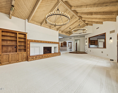 6301 E Naumann Drive - Photo Thumbnail 4