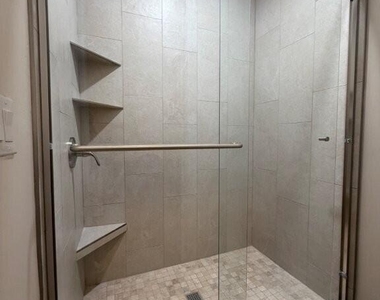 555 W 6th Street - Photo Thumbnail 14
