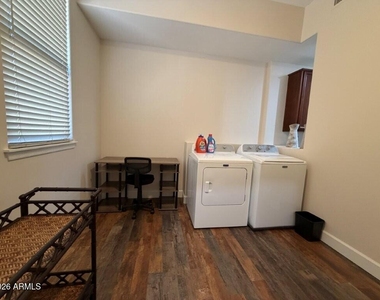 555 W 6th Street - Photo Thumbnail 16
