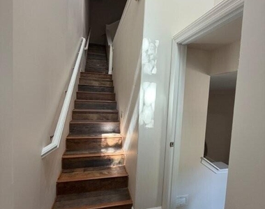 555 W 6th Street - Photo Thumbnail 8