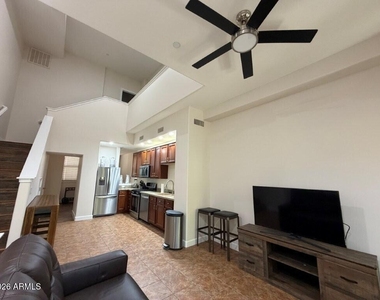 555 W 6th Street - Photo Thumbnail 6