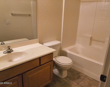 2600 E Springfield Place - Photo Thumbnail 16
