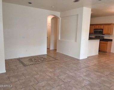 2600 E Springfield Place - Photo Thumbnail 4