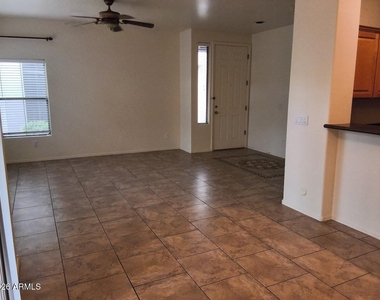 2600 E Springfield Place - Photo Thumbnail 8