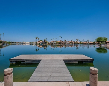 3225 E Briarwood Terrace - Photo Thumbnail 36