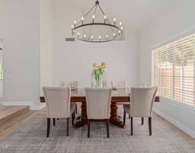 3225 E Briarwood Terrace - Photo Thumbnail 7