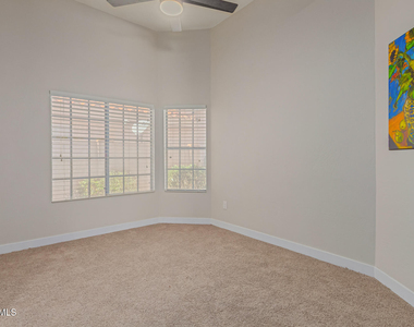 3225 E Briarwood Terrace - Photo Thumbnail 25