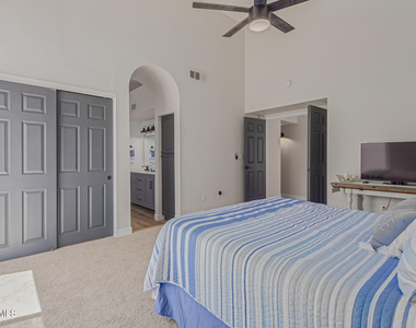 3225 E Briarwood Terrace - Photo Thumbnail 19