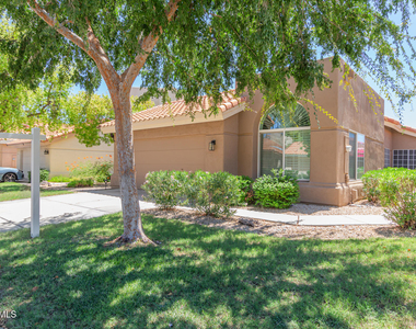 3225 E Briarwood Terrace - Photo Thumbnail 1