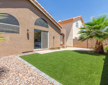 3225 E Briarwood Terrace - Photo Thumbnail 27