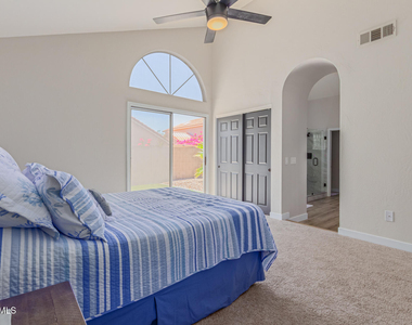 3225 E Briarwood Terrace - Photo Thumbnail 20