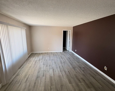 15650 N 19th Avenue - Photo Thumbnail 4