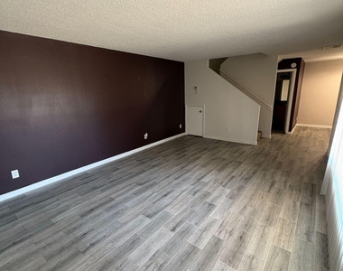 15650 N 19th Avenue - Photo Thumbnail 5