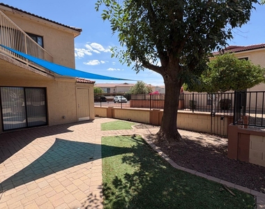 15650 N 19th Avenue - Photo Thumbnail 2