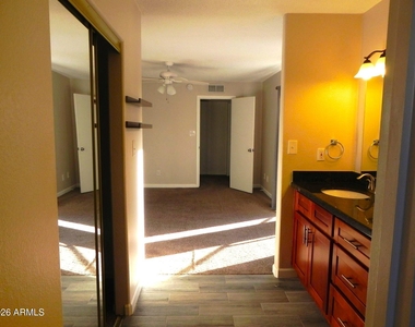 15650 N 19th Avenue - Photo Thumbnail 12