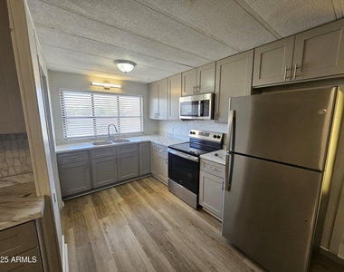 1113 W Corinthian Circle - Photo Thumbnail 4