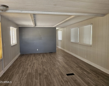 1113 W Corinthian Circle - Photo Thumbnail 6