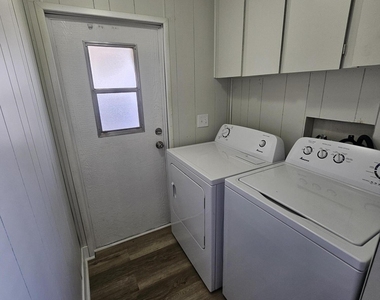 1113 W Corinthian Circle - Photo Thumbnail 14
