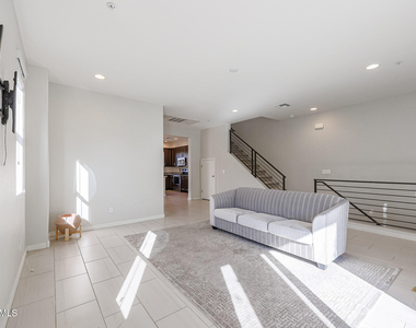 4236 N 27th Street - Photo Thumbnail 8