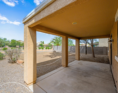 28450 N Castle Rock Drive - Photo Thumbnail 27