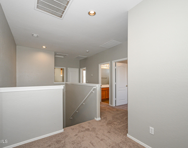 28450 N Castle Rock Drive - Photo Thumbnail 15