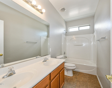 28450 N Castle Rock Drive - Photo Thumbnail 25