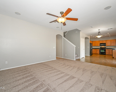 28450 N Castle Rock Drive - Photo Thumbnail 10