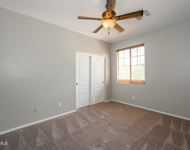 28450 N Castle Rock Drive - Photo Thumbnail 24