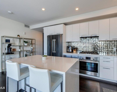 4422 N 75th Street - Photo Thumbnail 5