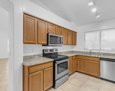 25883 W Gibson Lane - Photo Thumbnail 18