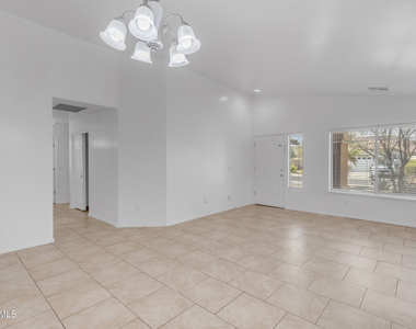 25883 W Gibson Lane - Photo Thumbnail 10