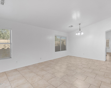 25883 W Gibson Lane - Photo Thumbnail 8