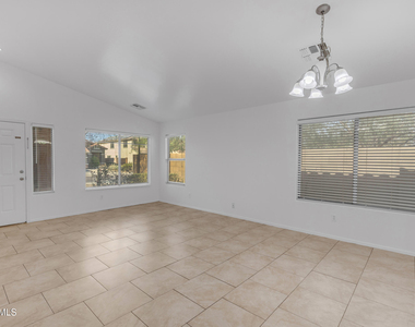 25883 W Gibson Lane - Photo Thumbnail 11