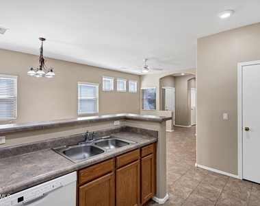 44 S Greenfield Road - Photo Thumbnail 11