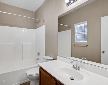 44 S Greenfield Road - Photo Thumbnail 16